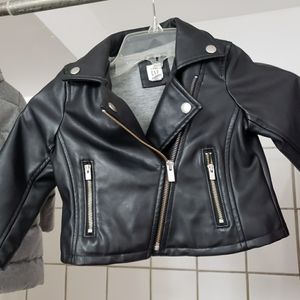 Black faux leather moto jacket 2t